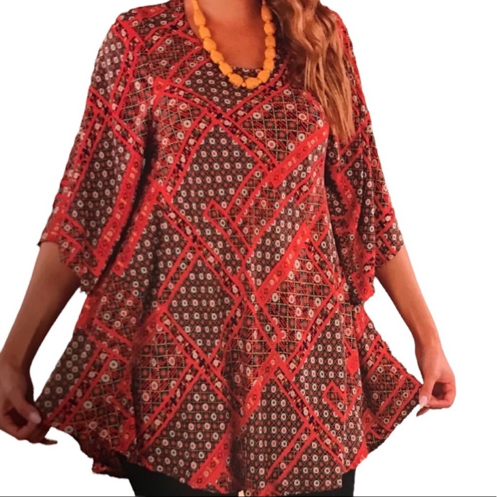 NWT.  S/M. BLOUSE by Sacred Threads CL/GR05.  221277
